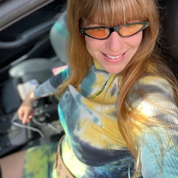 Meet your Posher, Nicole - Picture 1 of 1